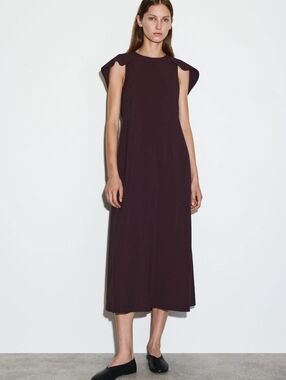 Sleeveless Midi Dress in Deep Plum